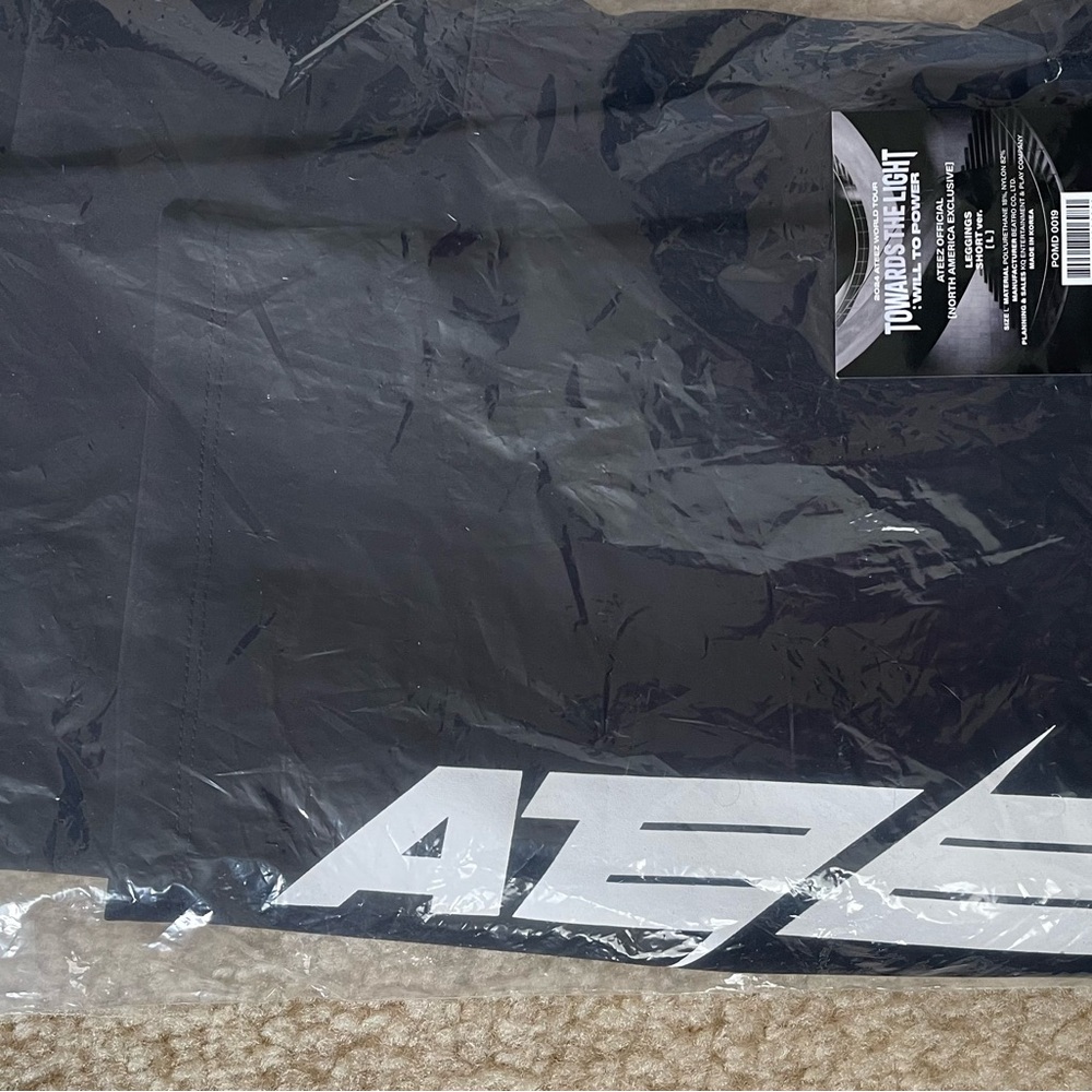 2024 ATEEZ WORLD TOUR
TOWARDS THE LIGHT
LEGGINGS SHORT ver.